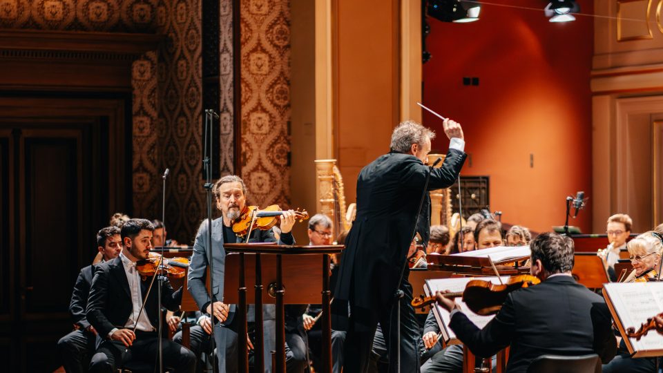 Christian Tetzlaff (housle) a Jonathan Nott (dirigent)
