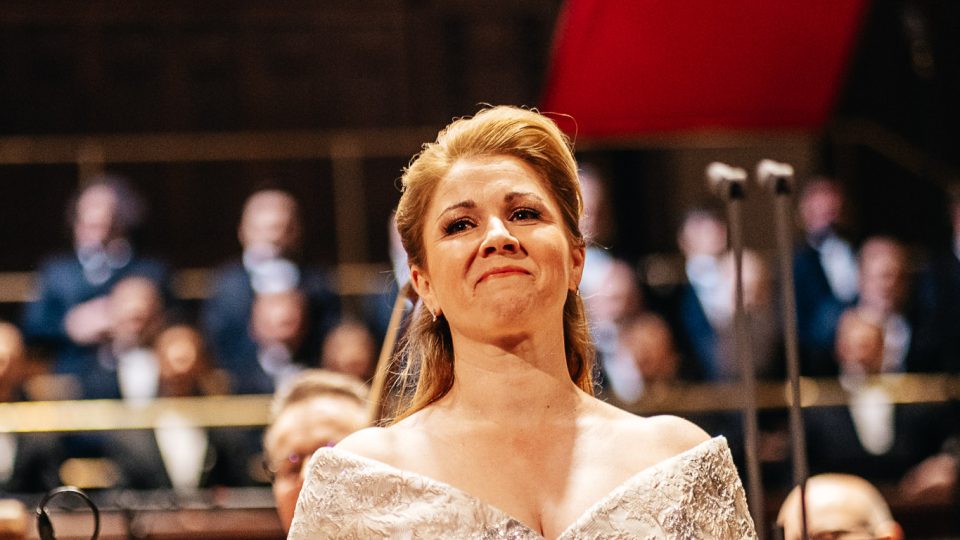 Sopranistka Kateřina Kněžíková; Mahlerova Druhá v Obecním domě | foto: Matěj Komár, SOČR Sopranistka Kateřina Kněžíková; Mahlerova Druhá v Obecním domě
