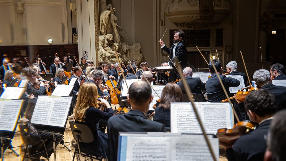 Petr Popelka (dirigent) a Symfonický orchestr Českého rozhlasu v Obecním domě