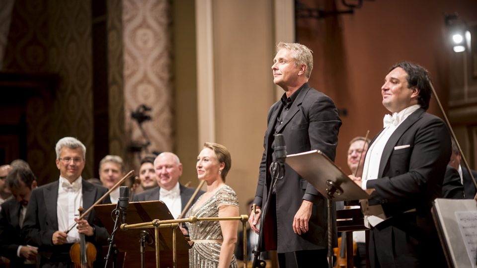 The final concert of the 94th season of SOČR in Dvořák's Rudolfinum Hall