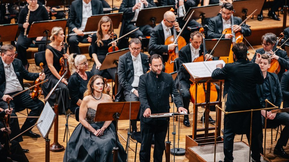 Ester Pavlů (sólistka) a Paul Appleby (sólista)