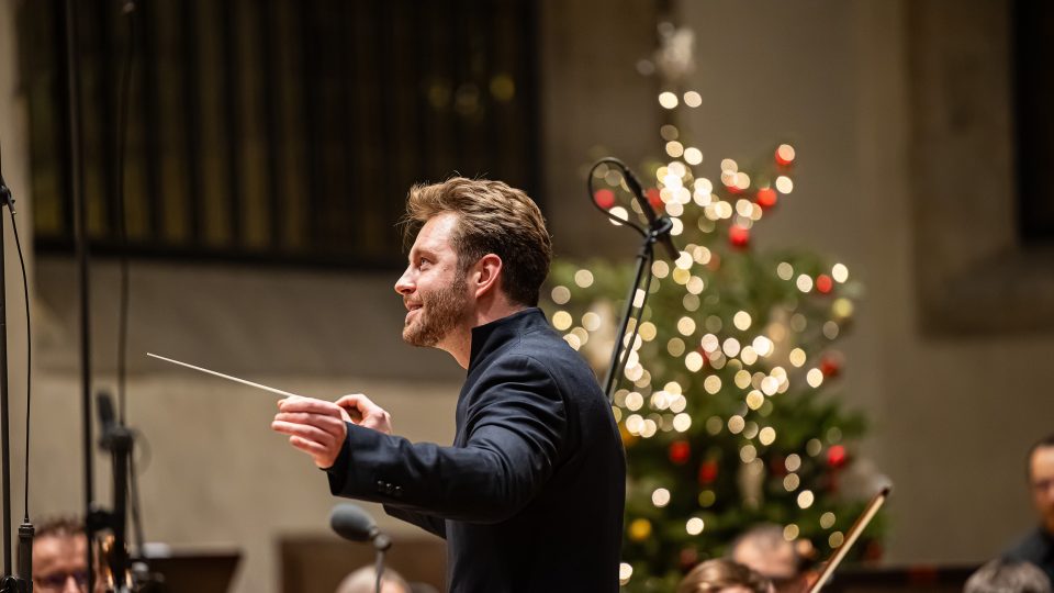 Dirigent Jiří Habart v Betlémské kapli (11. prosince 2025)