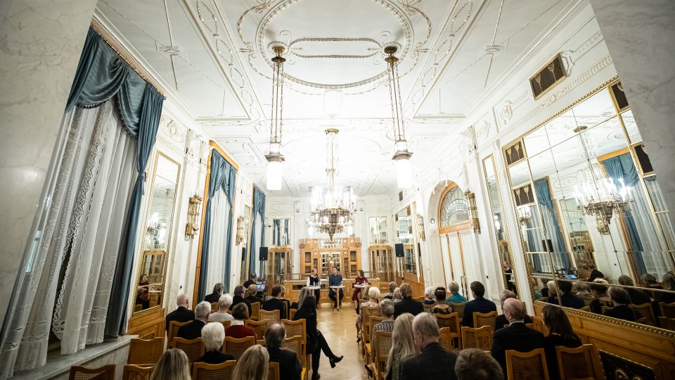 Saint-Saënsova Varhanní (Obecní dům, 3. listopadu 2025); setkání s umělci před koncertem: dirigent Robert Jindra a klavírista Marek Kozák