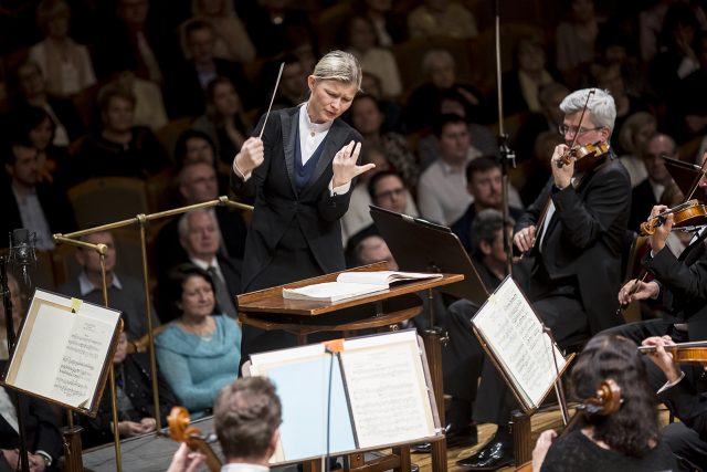 Baborák and Spence under the baton of Anu Tali